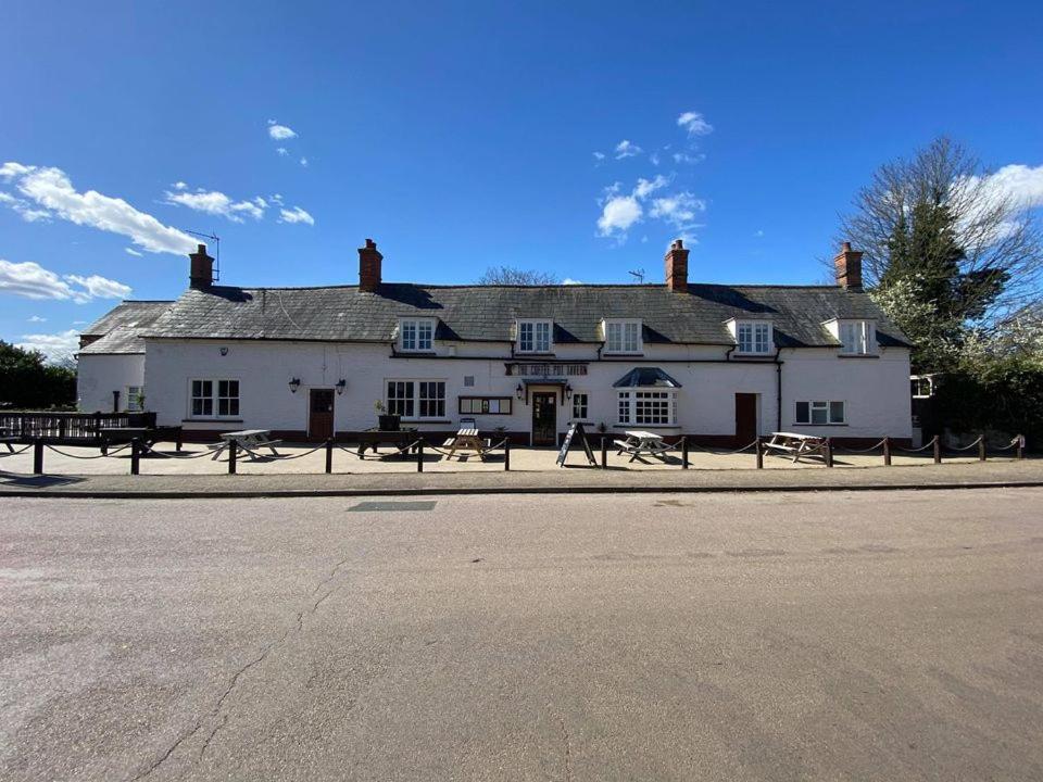 Coffee Pot Tavern Potterspury Exterior foto