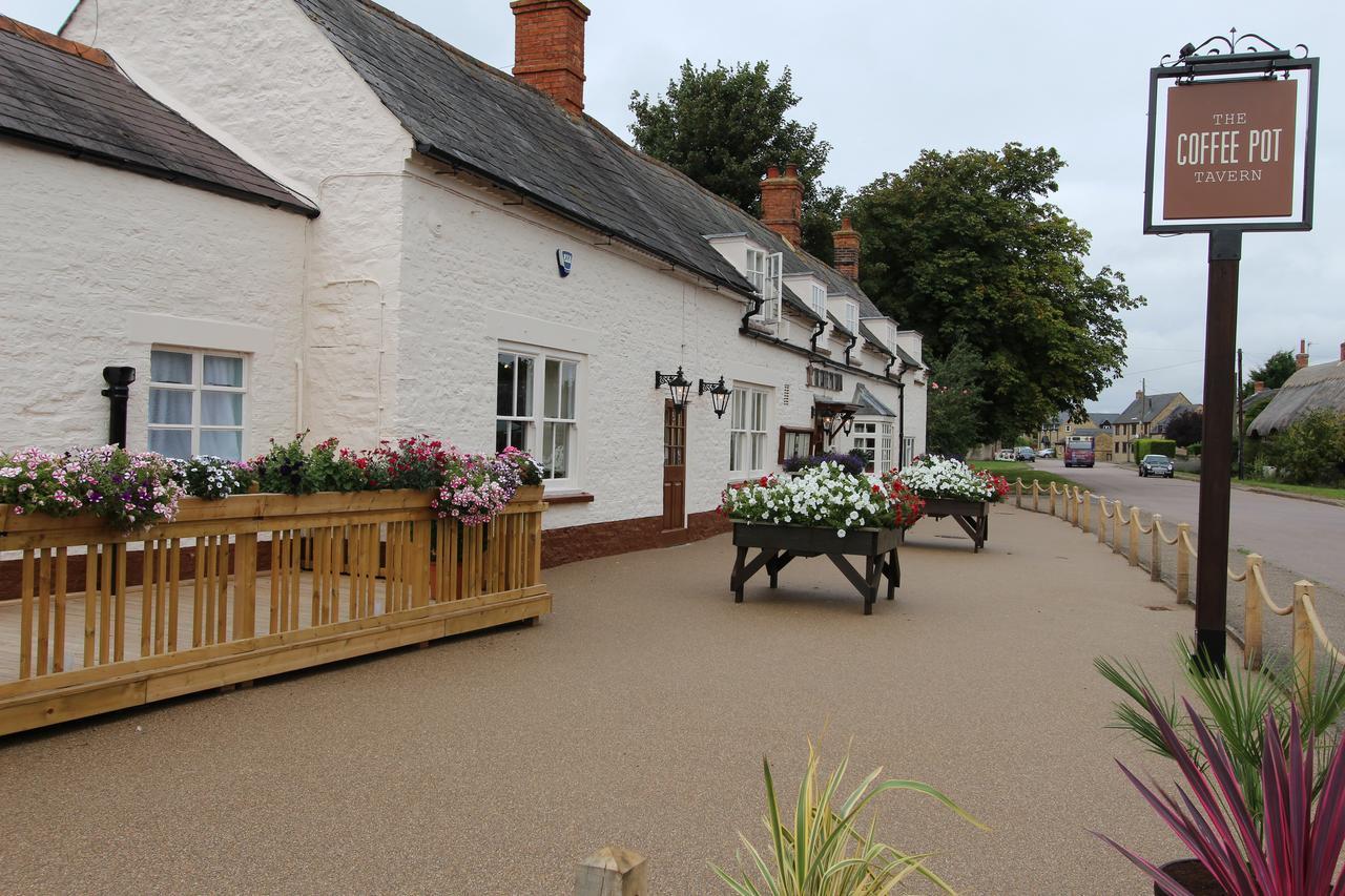 Coffee Pot Tavern Potterspury Exterior foto